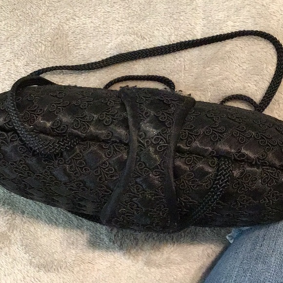 Robinson’s ribbon and lace purse - Picture 7 of 7